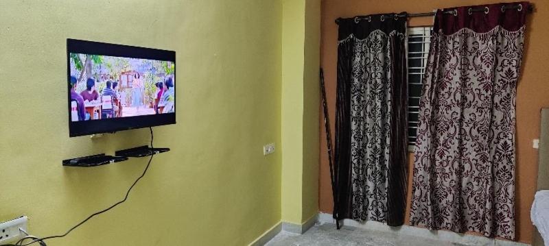 Oyo 81589 Aruna Dwraka Homes Hyderabad Eksteriør bilde