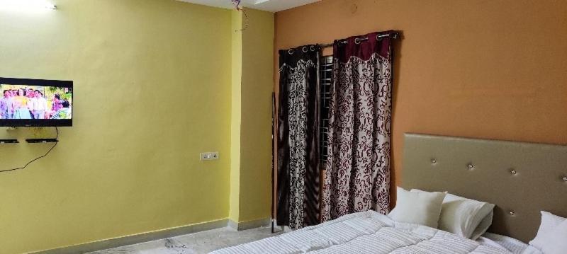 Oyo 81589 Aruna Dwraka Homes Hyderabad Eksteriør bilde