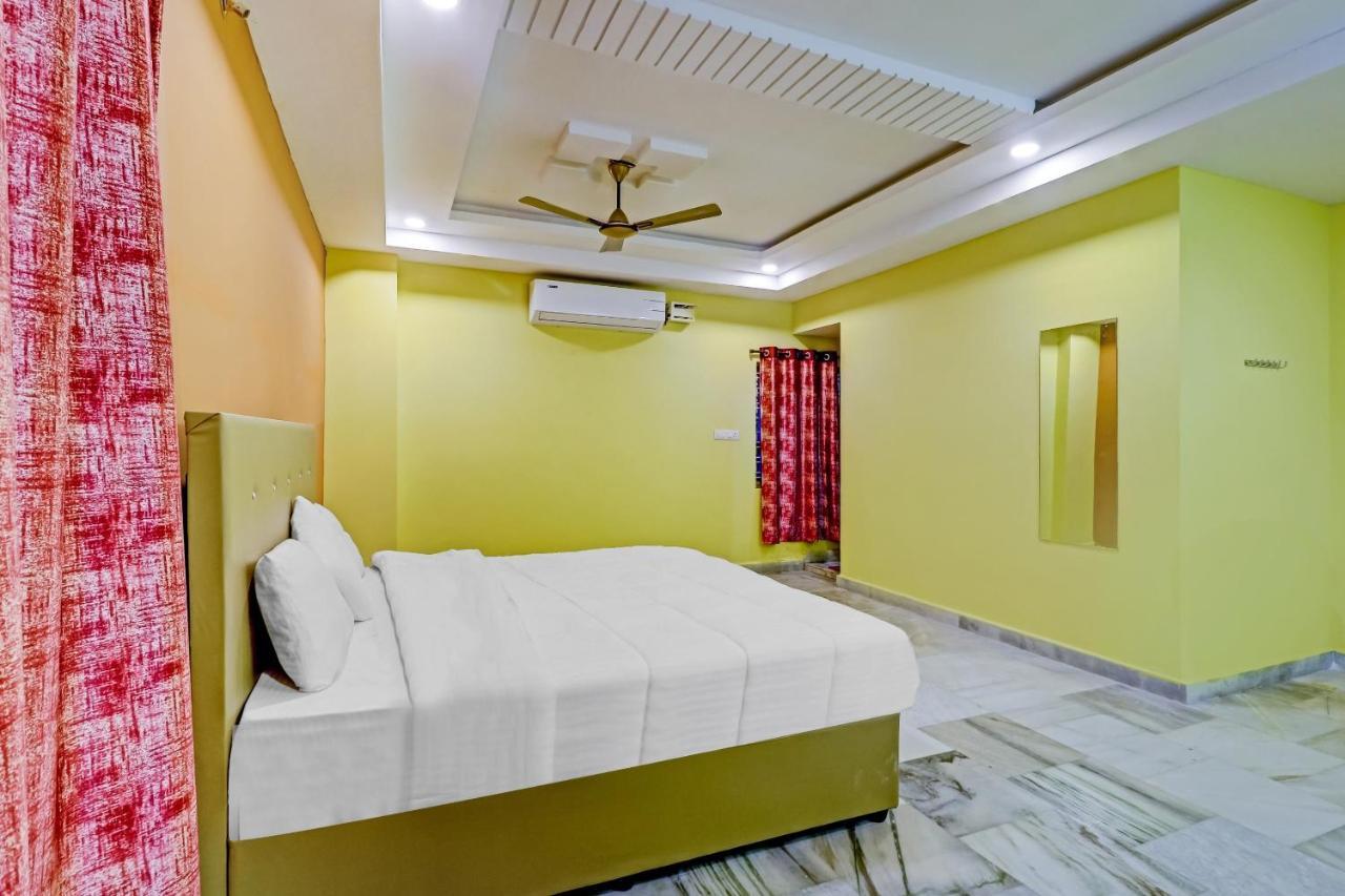 Oyo 81589 Aruna Dwraka Homes Hyderabad Eksteriør bilde