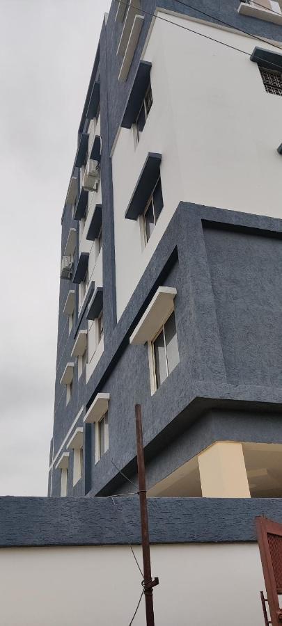 Oyo 81589 Aruna Dwraka Homes Hyderabad Eksteriør bilde