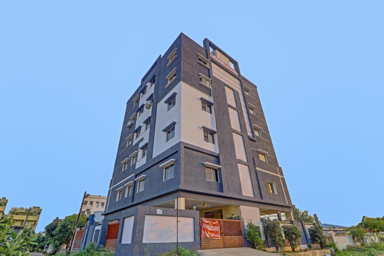 Oyo 81589 Aruna Dwraka Homes Hyderabad Eksteriør bilde