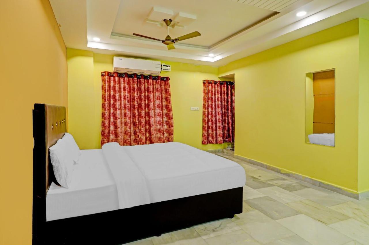 Oyo 81589 Aruna Dwraka Homes Hyderabad Eksteriør bilde