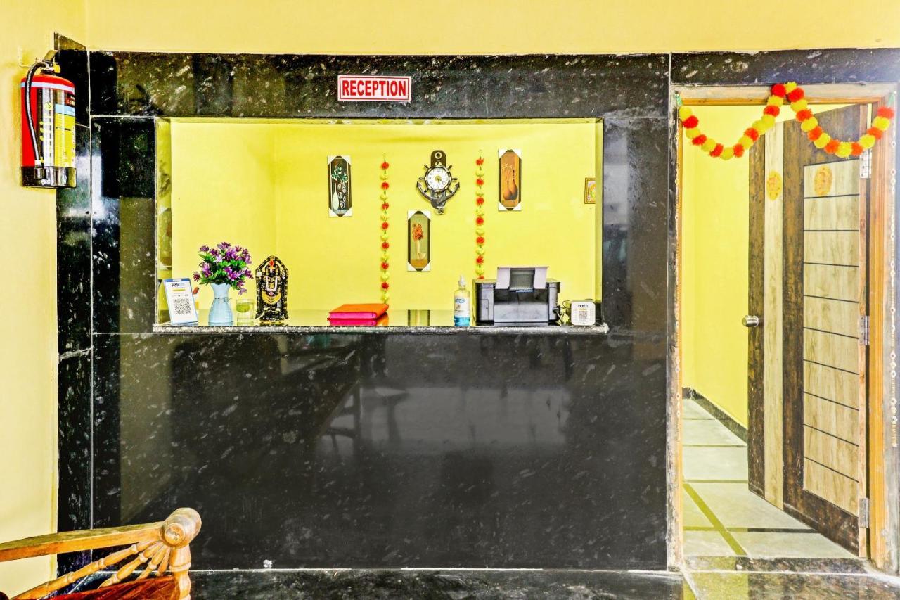 Oyo 81589 Aruna Dwraka Homes Hyderabad Eksteriør bilde